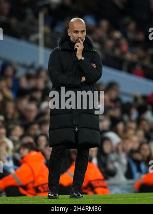 Manchester, Großbritannien. November 2021. Man City-Manager Josep „Pep“ Guardiola während des UEFA Champions League-Spiels zwischen Manchester City und Club Brugge am 3. November 2021 im Etihad Stadium, Manchester, England. Foto von Andy Rowland. Quelle: Prime Media Images/Alamy Live News Stockfoto