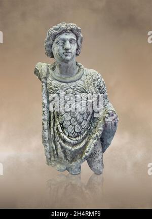 Römische ägyptische Statue Skulptur von Alexandre dem Großen als Sohn des Zeus, ist 0r 2. jh. AD, Marmor . Louvre Museum Inv Ma 3616. Alexander III. Stockfoto