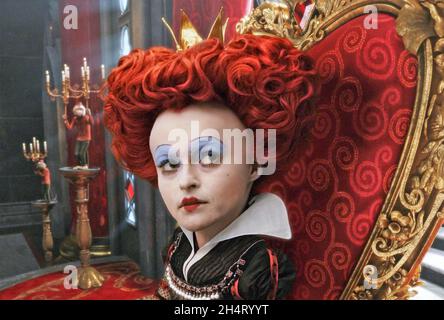 ALICE IN WONDERLAND 2010 Walt Disney Studios Motion Picturfilm mit Helena Bonham Carter als der Roten Königin Stockfoto