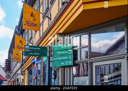 Salzwedel, Deutschland - 22. September 2021: Deutsche mittelalterliche hansestadt Salzwedel. Impressionen vom historischen Stadtbild. Stockfoto