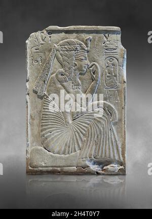 Altägyptische Stele, die den dritten pharao Ramses II. Darstellt, 1303–1213 v. Chr., 19. Dynastie, Kalkstein. Louvre Museum N522 Stockfoto