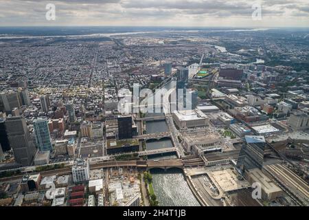 Skyline von Philadelphia und Downtown. 30th Street Station in Philadelphia, Pennsylvania. Offiziell William H. Gray III 30th Street Station, ist ein Internist Stockfoto