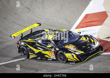 Sakhir, Bahrain. November 2021. 60 Schiavoni Claudio (ita), Piccini Andrea (ita), Cressoni Matteo (ita), Iron Lynx, Ferrari 488 GTE Evo, Action während der 8 Stunden von Bahrain, 6. Lauf der FIA-Langstrecken-Weltmeisterschaft 2021, FIA WEC, auf dem Bahrain International Circuit, vom 4. Bis 6. November 2021 in Sakhir, Bahrain - Foto: Francois Flamand/DPPI/LiveMedia Kredit: Unabhängige Fotoagentur/Alamy Live News Stockfoto