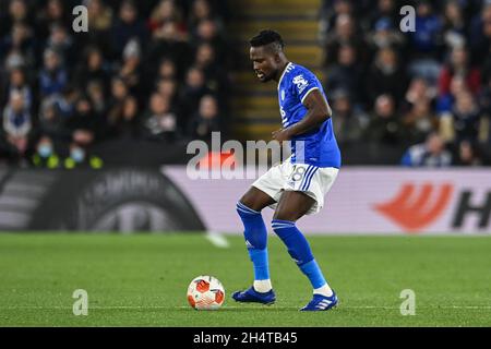 Leicester, Großbritannien. November 2021. Daniel Amartey #18 von Leicester City spielt am 11/4/2021 in Leicester, Großbritannien, den Ball. (Foto von Craig Thomas/News Images/Sipa USA) Quelle: SIPA USA/Alamy Live News Stockfoto