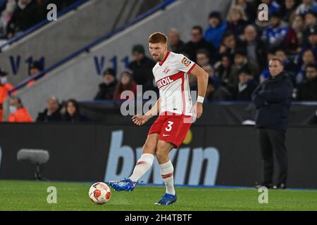 Leicester, Großbritannien. November 2021. Maximiliano Caufriez (3) von Spartak Moskau übergibt den Ball in Leicester, Vereinigtes Königreich am 11/4/2021. (Foto von Craig Thomas/News Images/Sipa USA) Quelle: SIPA USA/Alamy Live News Stockfoto