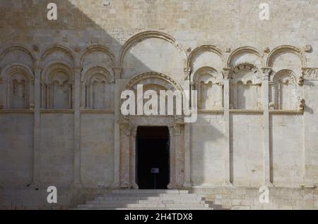 Termoli - Molise - Kathedrale Santa Maria della Purificazione: Detail der Fassade Stockfoto