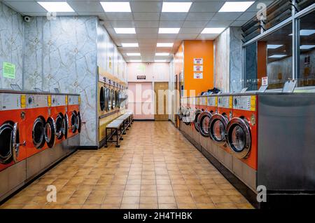 Münzwaschsalon - West London Stockfoto