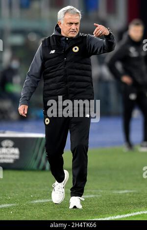 Roma, Italien. November 2021. Jose Mourinho-Trainer von AS Roma reagiert während des Fußballspiels der Conference League-Gruppe C zwischen AS Roma und Bodo Glimt im Olimpico-Stadion in Rom (Italien) am 05. November 2021. Foto Antonietta Baldassarre/Insidefoto Kredit: Insidefoto srl/Alamy Live News Stockfoto