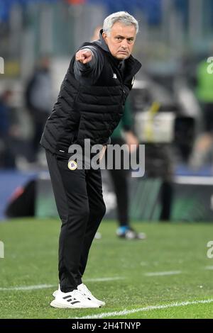 Roma, Italien. November 2021. Jose Mourinho-Trainer von AS Roma reagiert während des Fußballspiels der Conference League-Gruppe C zwischen AS Roma und Bodo Glimt im Olimpico-Stadion in Rom (Italien) am 05. November 2021. Foto Antonietta Baldassarre/Insidefoto Kredit: Insidefoto srl/Alamy Live News Stockfoto