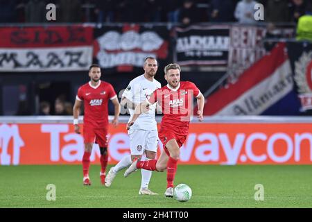 Alkmaar, Niederlande. November 2021. ALKMAAR, NIEDERLANDE - 4. NOVEMBER: Fredrik Midtsjo von AZ Alkmaar während des Spiels der Gruppe D - UEFA Europa Conference League zwischen AZ Alkmaar und CFR Cluj am 4. November 2021 im AZ Stadion in Alkmaar, Niederlande (Foto von Patrick Goosen/Orange Picics) Credit: Orange Pics BV/Alamy Live News Stockfoto