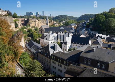 Europa, Luxemburg, Luxemburg-Stadt, Blick auf den Grund mit Blick auf die Casemates du Bock und den Kirchberg dahinter Stockfoto