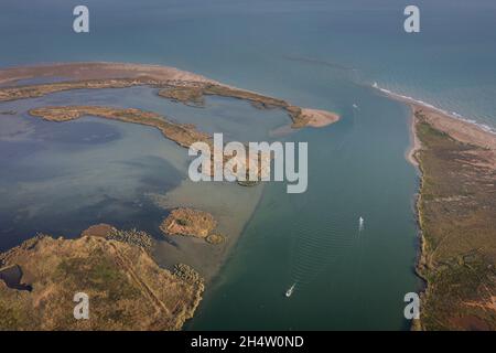 Luftaufnahme, Mündung des Ebro-Flusses, Ebro-Delta, Naturpark, Tarragona, Spanien Stockfoto