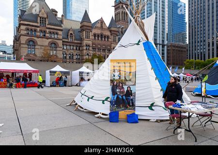 Tipi, Indigenous Legacy Gathering, am 4. November 2021 in Toronto, Nathan Phillips Square, Kanada Stockfoto