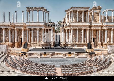 Merida, Badajoz, Spanien - 26. August 2021: Panoramablick auf das römische Theater von Merida, in Extremadura, Spanien. Stockfoto