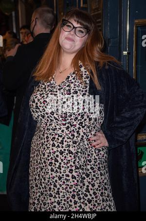 London, Großbritannien. November 2021. Jenny Ryan nimmt an der West End-Premiere von „The Ocean“ des National Theatre am Ende der Lane, dem Duke of York Theatre in London, Teil. Kredit: SOPA Images Limited/Alamy Live Nachrichten Stockfoto