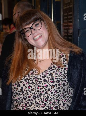 London, Großbritannien. November 2021. Jenny Ryan nimmt an der West End-Premiere von „The Ocean“ des National Theatre am Ende der Lane, dem Duke of York Theatre in London, Teil. (Foto von Gary Mitchell/SOPA Images/Sipa USA) Quelle: SIPA USA/Alamy Live News Stockfoto