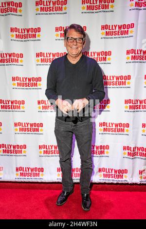 Anson Williams nimmt am 4. November 2021 an der Buchunterzeichnung der Bob Hope Tribute Lobby Series im Hollywood Museum, Los Angeles, CA Teil Stockfoto