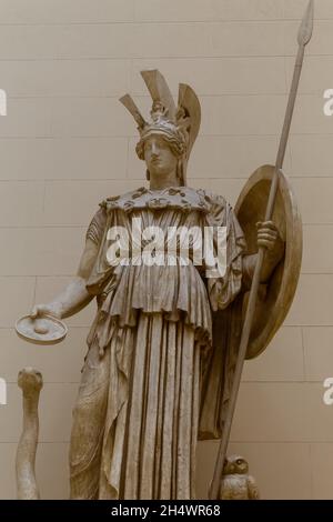 2. März 2019, Moskau, Russland: Gipsguss-Rekonstruktion der Athene-Statue, ausgestellt im Puschkin State Museum of Fine Arts. (Bild: © Mihail Siergiejevicz/SOPA Images via ZUMA Press Wire) Stockfoto