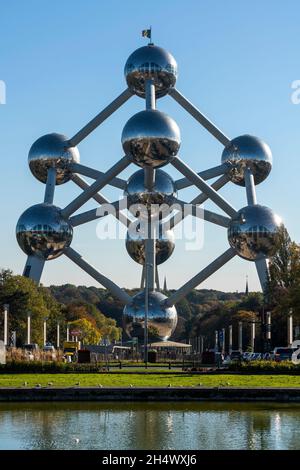 Brüssel, Brüssel, Gelände der Expo 1958, Atomium, 165 milliardenfache Vergrößerung eines Eisenmoleküls, Symbol für das Atomzeitalter und die Friedli Stockfoto