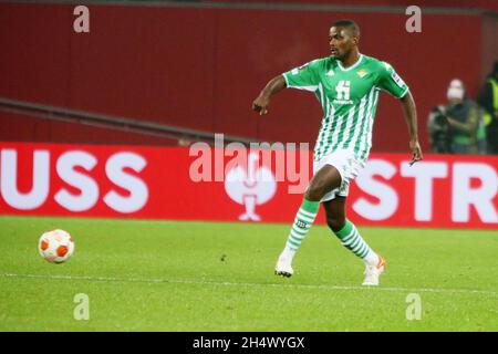 William Carvalho von Real Betis Balompie während der UEFA Europa League, des Gruppe-G-Fußballspiels zwischen Bayer Leverkusen und Real Betis Balompie am 4. November 2021 in der BayArena in Leverkusen, Deutschland - Foto: Laurent Lairys/DPPI/LiveMedia Stockfoto