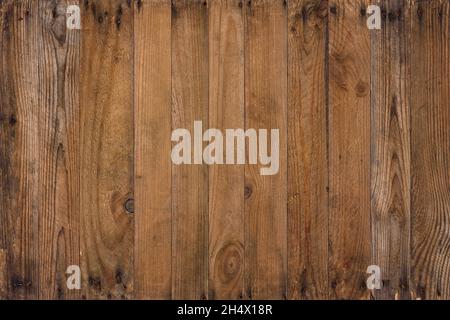 Holzstruktur aus verwittertem, wiedergewonnenem Scheunenholz, mit rostigen Nägeln, Rissen und Flecken, scharf und detailliert. Stockfoto