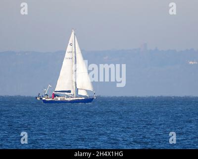 Sheerness, Kent, Großbritannien. November 2021. UK Wetter: Ein sonniger Morgen mit leichtem Wind in Sheerness, Kent. Kredit: James Bell/Alamy Live Nachrichten Stockfoto