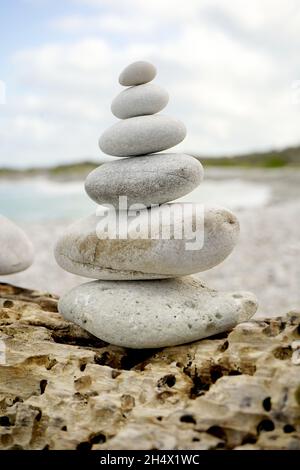 Stapel von Kieselsteinen ausbalancieren, zen-Konzept Stockfoto