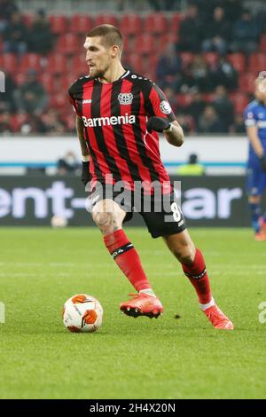 Robert Andrich von Bayer Leverkusen während der UEFA Europa League, Gruppe-G-Fußballspiel zwischen Bayer Leverkusen und Real Betis Balompie am 4. November 2021 in der BayArena in Leverkusen, Deutschland - Foto: Laurent Lairys/DPPI/LiveMedia Stockfoto