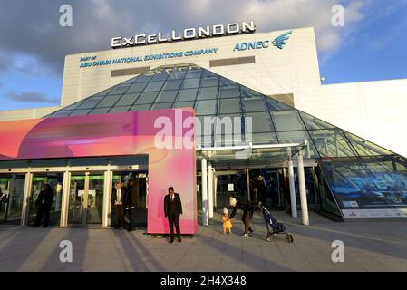 Excel London Customs House Eingang während des World Travel Market (WTM) im Excel London, November 2021 Stockfoto