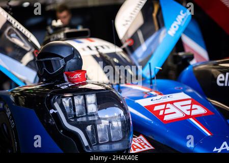 Sakhir, Bahrain. November 2021. 36 Negrao Andre (BH), Lapierre Nicolas (Fra), Vaxiviere Matthieu (Fra), Alpine Elf Matmut, Alpine A480 - Gibson, Ambiente während der 8 Stunden von Bahrain, 6. Lauf der FIA-Langstrecken-Weltmeisterschaft 2021, FIA WEC, auf dem Bahrain International Circuit, vom 4. Bis 6. November 2021 in Sakhir, Bahrain - Foto: Germain Hazard/DPPI/LiveMedia Kredit: Independent Photo Agency/Alamy Live News Stockfoto