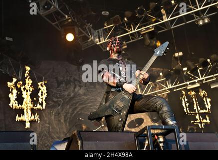 Spielt Teitan von Watain live beim Bloodstock Festival in der Catton Hall in Derbyshire. Stockfoto