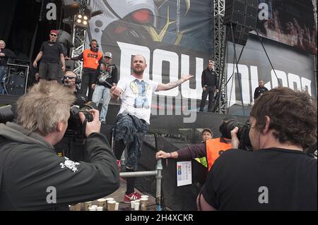 Festivalbesucher beim Download Festival im Donington Park. Stockfoto