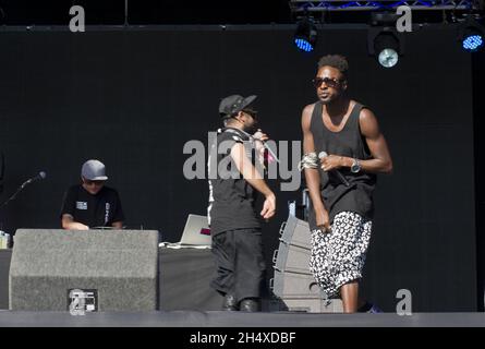 Ausländische Bettler im Konzert während des Lovebox Festivals 2013 im Victoria Park - London Stockfoto