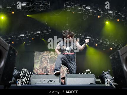 Tony Foresta von Municipal Waste tritt am 1. Tag beim Bloodstock Open Air Festival 2013 in der Catton Hall am 10. August 2013 auf. Stockfoto