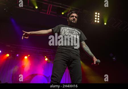 Jeremy McKinnon von A Day to Remember live auf der Bühne der 02 Academy, Birmingham. Stockfoto