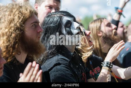 Festivalbesucher am 2. Tag des Bloodstock Open Air Festivals am 9. August 2014 in der Catton Hall, Derbyshire. Stockfoto