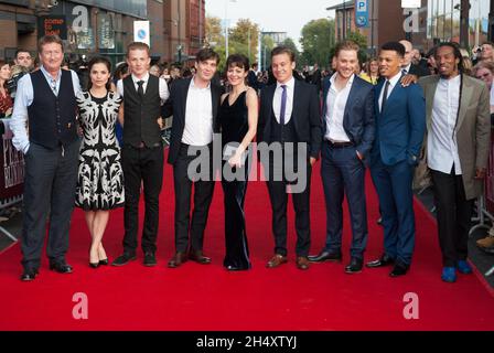 Cillian Murphy, Helen McCrory, Steven Knight, Charlotte Riley, Joe Cole, Harry Kirton, Finn Cole, Paul Bullion, Jordan Bolger, Colm McCarthy, Laurie Borg, Grant Montgomery, Benjamin Zephraniah bei der Weltpremiere der ersten Folge der neuen Serie Peaky Blinders am Sonntag, 21. September, in der Cineworld Broad Street in Birmingham Stockfoto