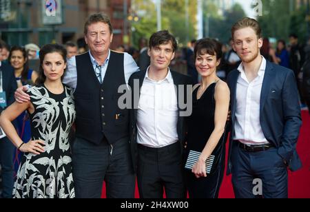 Cillian Murphy, Helen McCrory, Steven Knight, Charlotte Riley und Joe Cole waren am Sonntag, 21. September, bei der Uraufführung der ersten Folge der neuen Serie Peaky Blinders in der Cineworld Broad Street in Birmingham dabei Stockfoto