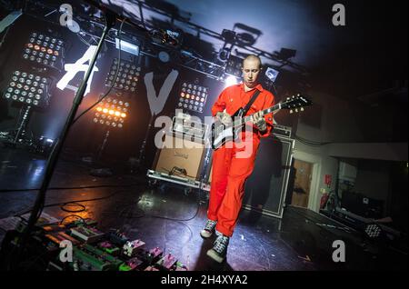 Laurie Vincent von Slaves, die am 18. Mai 2015 im Institute in Birmingham, Großbritannien, live auf der Bühne auftreten Stockfoto