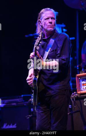 Michael Gira von Swans spielt am 23. Mai 2015 in Liverpool, Großbritannien, live auf der Bühne am 1. Tag des Liverpool Sound City Festivals in den Bramley-Moore Docks Stockfoto