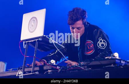 Mark Ronson tritt am 1. Tag des Festivals Nr. 6 am 04 2015. September in Portmeirion, Wales, Großbritannien, live auf der Bühne auf Stockfoto