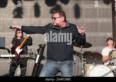 Shaun Ryder of Black Grape tritt am 3. Tag des Festivals Nr. 6 am 06. September 2015 in Portmeirion, Wales, Großbritannien, live auf der Bühne auf Stockfoto