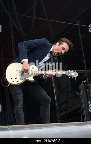 Adam Grahn von der Royal Republic tritt am 1. Tag des Download