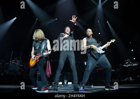 Lionel Richie spielt am 7 2016. Juli live auf der Bühne in der Barclaycard Arena in Birmingham, Großbritannien. Stockfoto