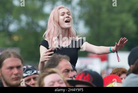 Festivalbesucher am 2. Tag des Download Festivals im Donington Park, Großbritannien. Bilddatum: Samstag, 10. Juni 2017. Foto: Katja Ogrin/ EMPICS Entertainment. Stockfoto