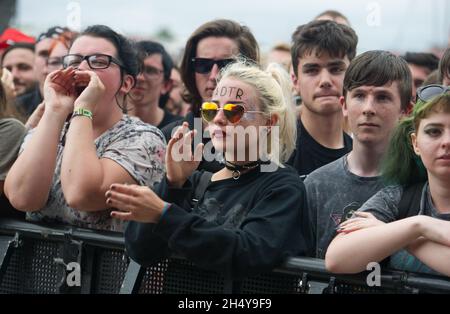 Festivalbesucher am 2. Tag des Download Festivals im Donington Park, Großbritannien. Bilddatum: Samstag, 10. Juni 2017. Foto: Katja Ogrin/ EMPICS Entertainment. Stockfoto