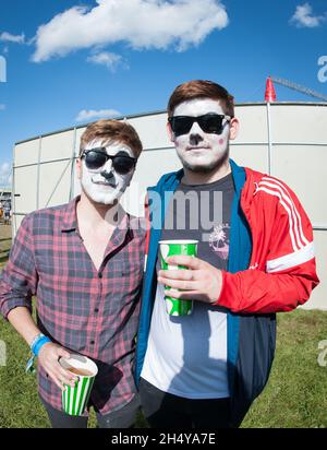 Festivalbesucher beim Leeds Festival 2017 im Bramham Park, Yorkshire, Großbritannien. Bilddatum: Samstag, 26. August 2017. Foto: Katja Ogrin/ EMPICS Entertainment. Stockfoto