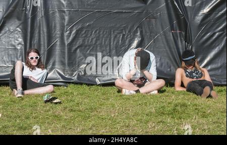 Festivalbesucher beim Leeds Festival 2017 im Bramham Park, Yorkshire, Großbritannien. Bilddatum: Samstag, 26. August 2017. Foto: Katja Ogrin/ EMPICS Entertainment. Stockfoto