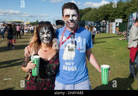 Festivalbesucher beim Leeds Festival 2017 im Bramham Park, Yorkshire, Großbritannien. Bilddatum: Samstag, 26. August 2017. Foto: Katja Ogrin/ EMPICS Entertainment. Stockfoto