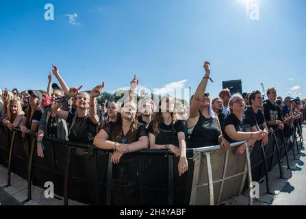 Festivalbesucher am 3. Tag des Leeds Festivals in Bramham Park, Großbritannien. Bilddatum: Sonntag, 27. August 2017. Foto: Katja Ogrin/ EMPICS Entertainment. Stockfoto